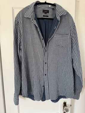 Vince Men’s Classic Fit 100% Cotton Button Down